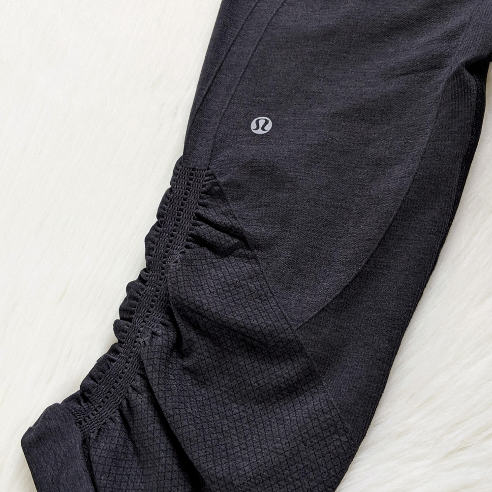 Lululemon In The Flow Crop II Heathered Deep Coal Leggings | Size 8 - Picture 3 of 14